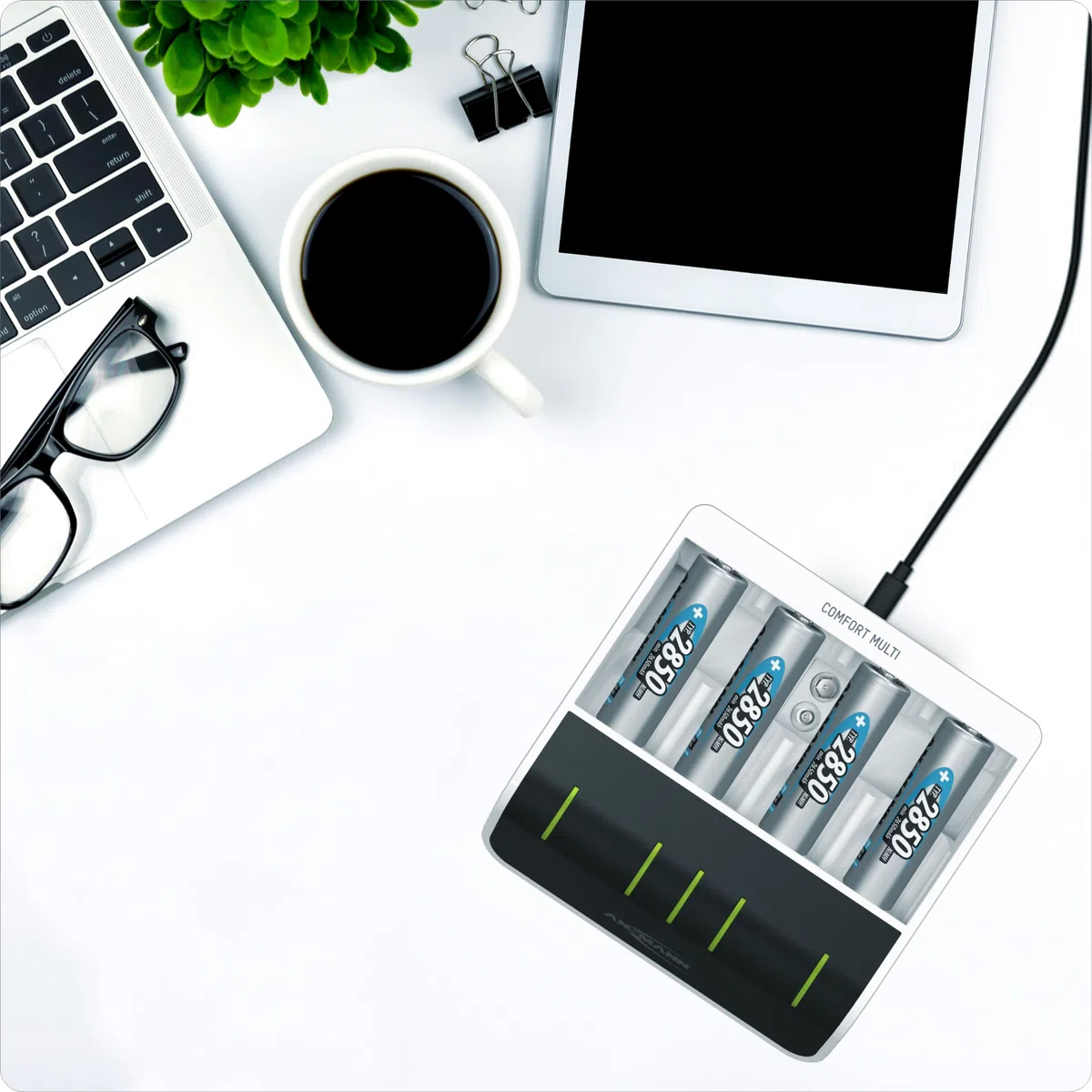 ANSMANN Chargeur de batterie pour 4 piles NiMH AA/AAA/C/D + 1 x bloc-piles 9 V - chargeur de batterie automatique avec technologie de charge Perfect 7 Mode de réparation pour batteries rechargeables